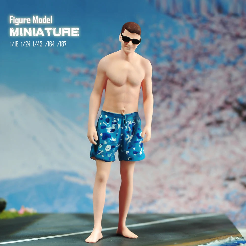 Miniatures Painted 1/64 Sexy Swimsuit Couple Fashionable Woman Props Figures Model Garage Scene Creative Dolls Car Toy