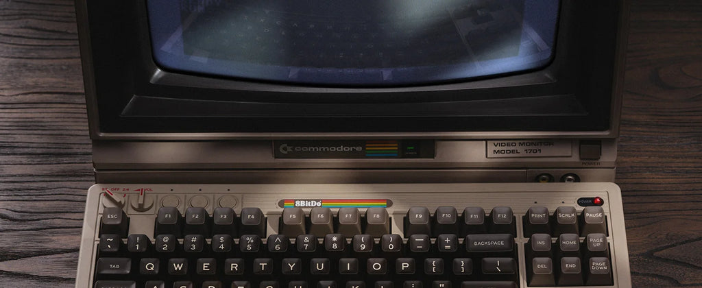 8BitDo Retro Mechanische Tastatur C64 Edition, Bluetooth, 2,4G Wireless und Kabelgebundene 3-Modus-Verbindung, für PC Windows 10 und Android 