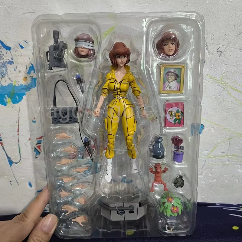 Neca Anime Yellow Clothes Female Reporter April O'Neil Action Figure Collection Model Toys Joint  Birthday Gift