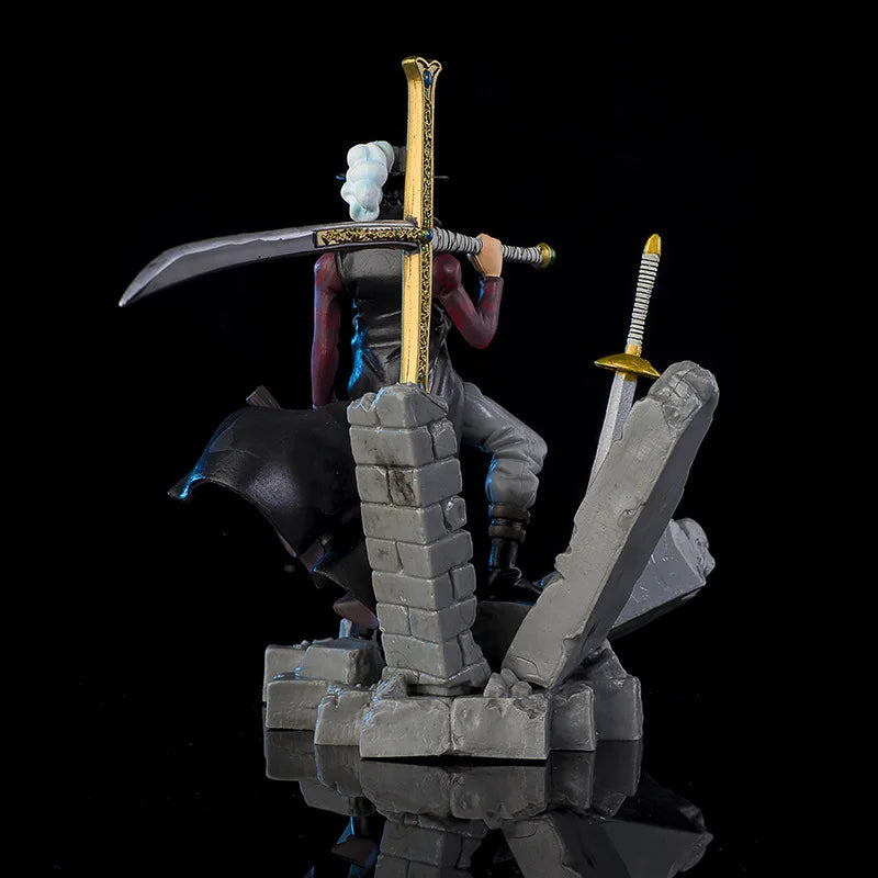 Cartoon One Piece Dracule Mihawk figurine Combat ver. PVC Anime Action Figure Collection Collectible Model Toys Gift