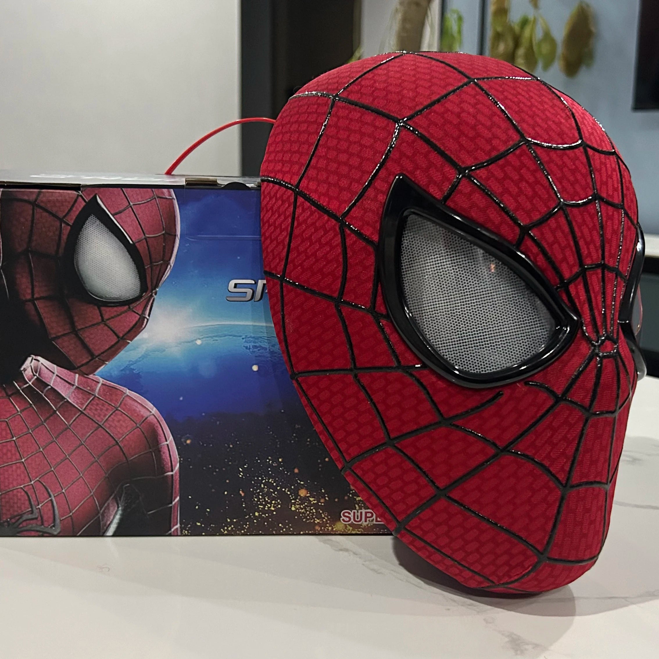 New The Amazing Spider-Man Headgear Movable Mask Helmet Electric Ring Control Eye Luminous Cosplay Collection Model Toy Kid Gift