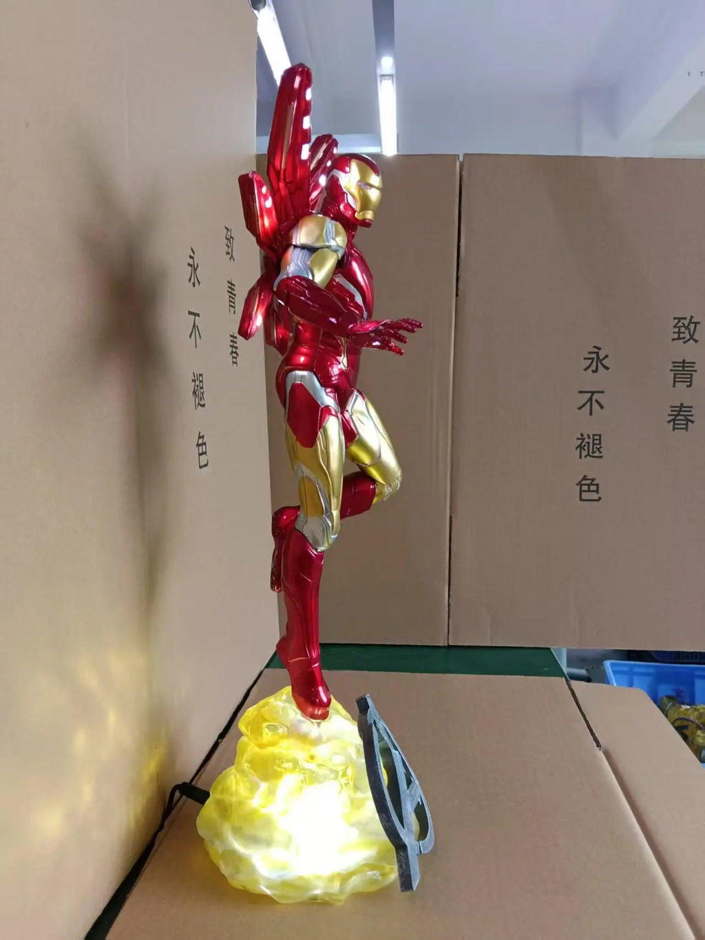Marvel Studio Iron Man The Avengers 17.71Inch/45cmGuardian Can Move glowing PVC figure Battle Posture ornament Model Toys Gifts