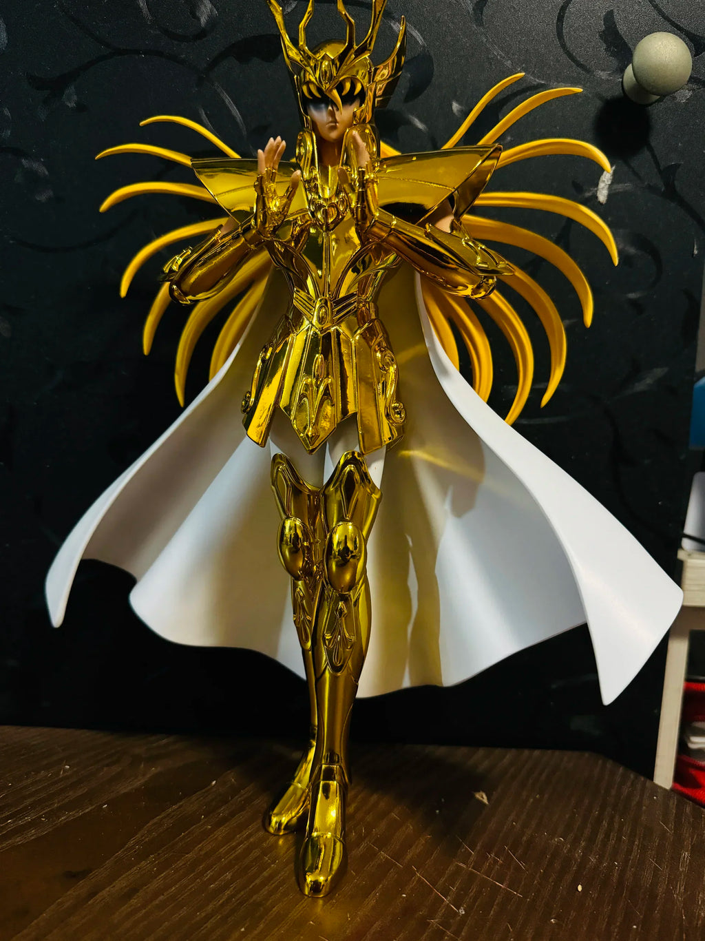 Scale Mysterious Warrior Gold Saint Pisces Aphrodite Leo Aiolia Comic Original Color Virgo Saga OCE Electroplated Statue 1/6