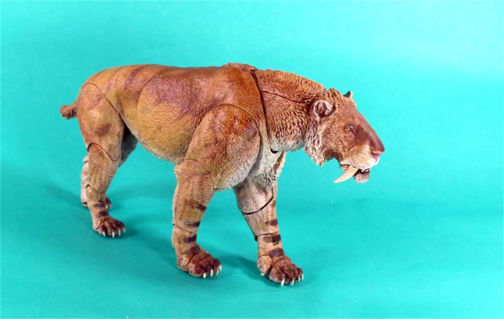 Beasts of the Mesozoic Studio 1:12 Smilodon Helina Cyberzoic Exclusive Action Figure Realistic Animal Scene Decor Birthday Gift
