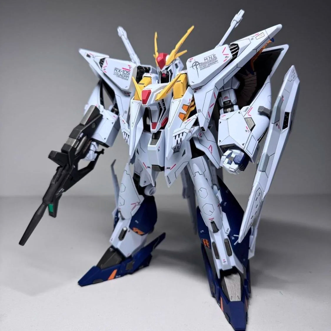В наличност JUJIANG RX-105 XI HG 1/144 Комплект за сглобяване на модели, играчки, екшън фигурки, пластмасови модели, робот, хоби, детски подарък