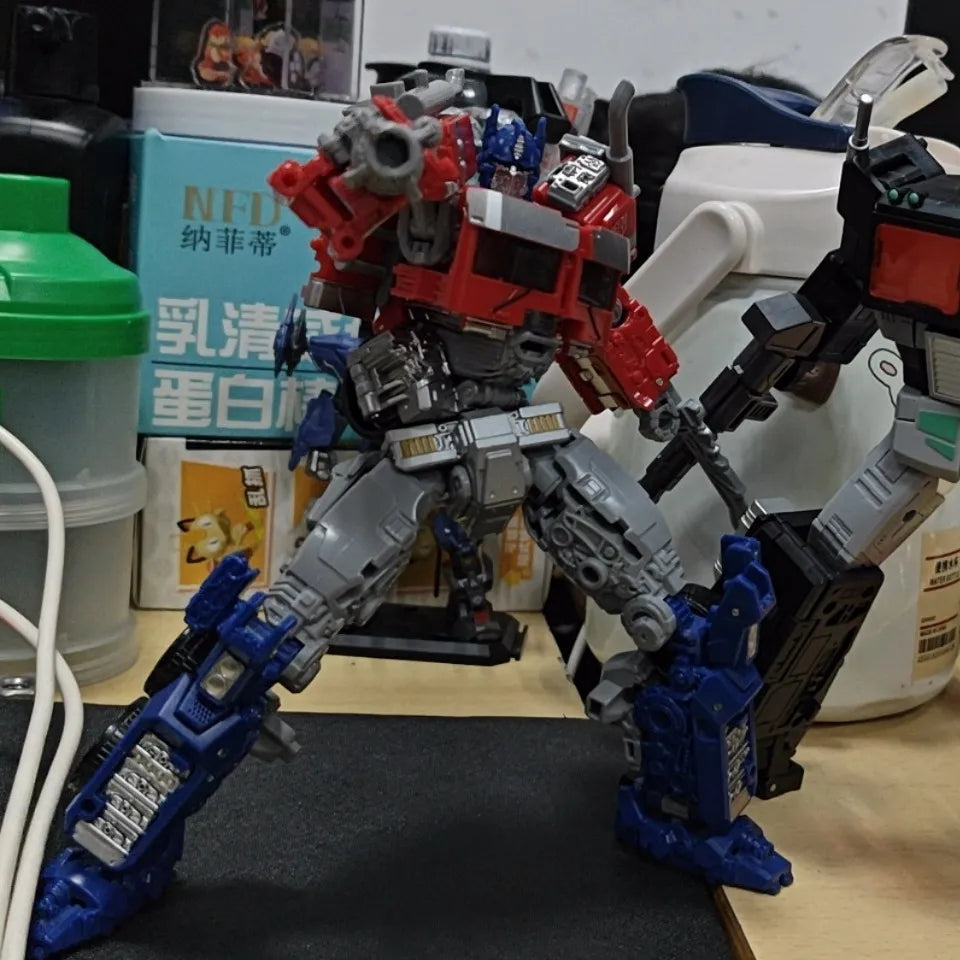 Baiwei Ironhide Transformation Toys Model TW1026 Expert Optimus Commander Robot OP01 Autobots Sentinel Prime TW1024