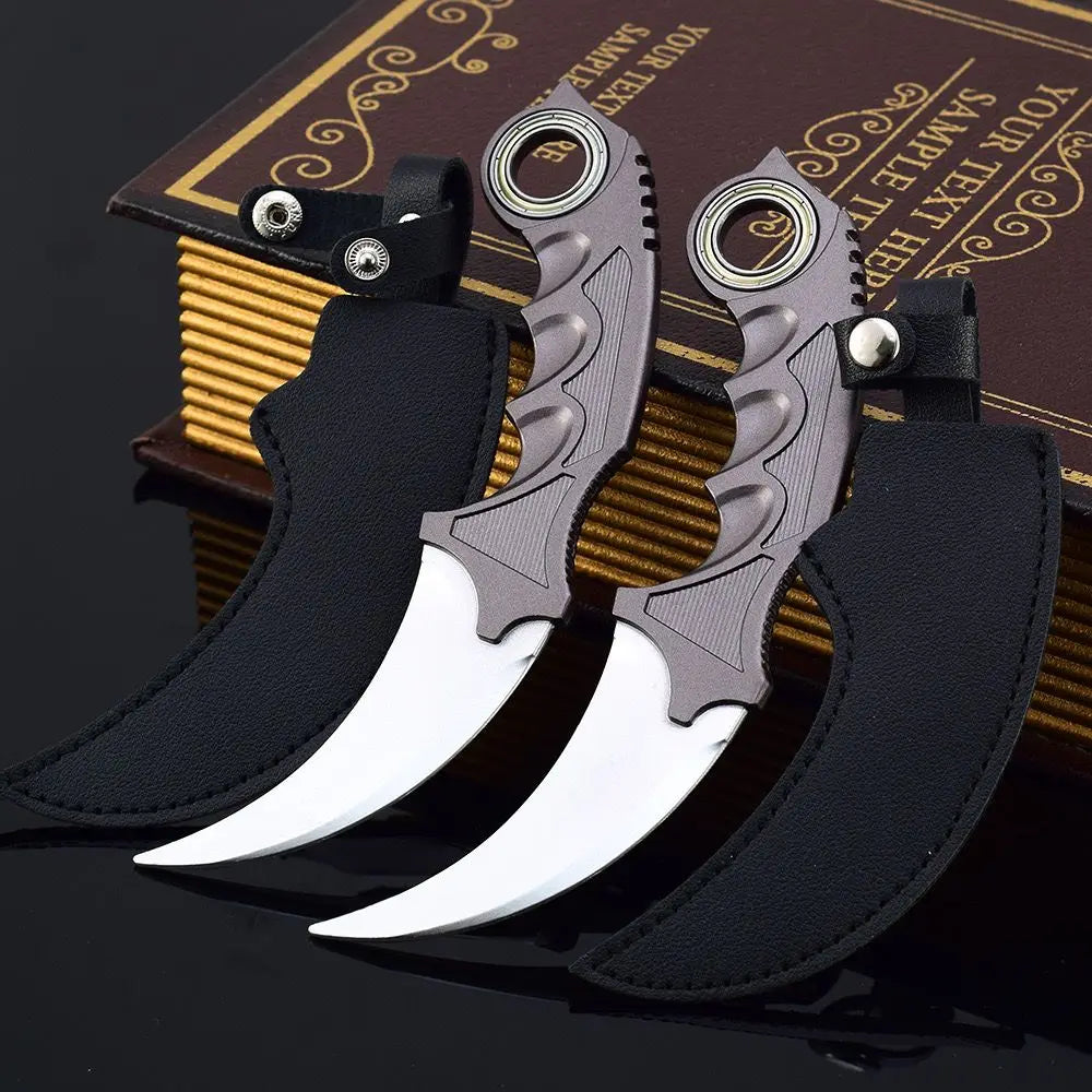 17CM Karambit Игра Живот и смърт Периферна Тъмна Луна Двойни Шипове Метален Модел Безопасност Мили Тери Влак Нож Играчки Меч Момче Подарък