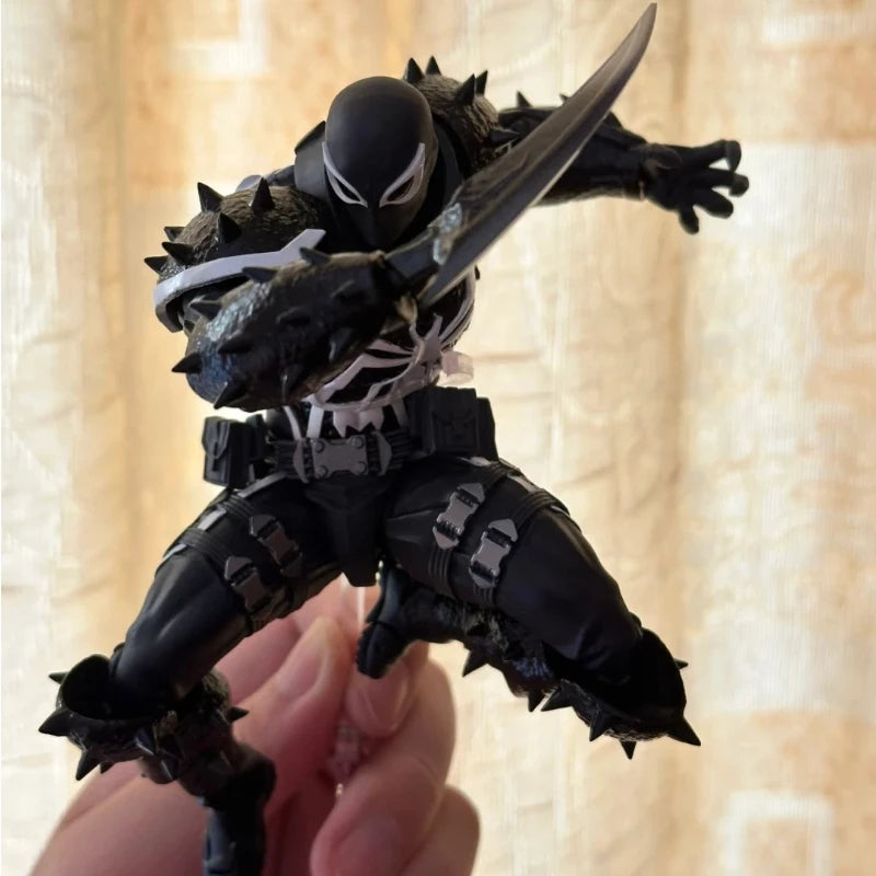 Kaiyodo Revoltech Amazing Yamaguchi Agent Venom Fully Articulated Action Figure Marvel Collectible Model In Stock Figure Ornamen