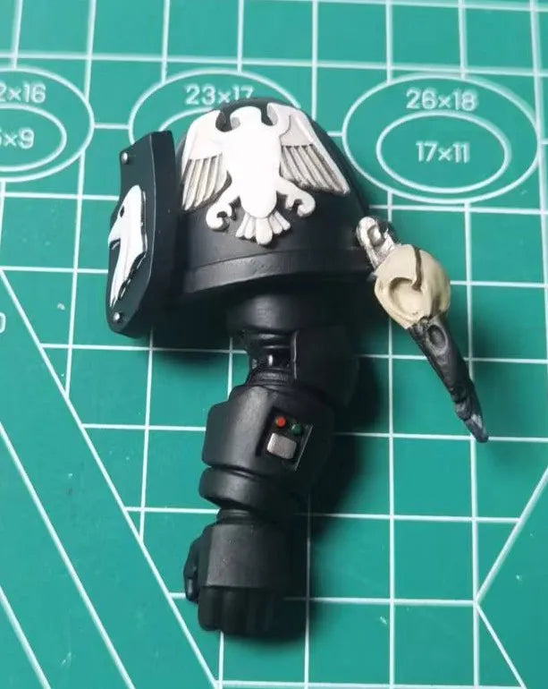 Joytoy Warhammer 40K 1/18 Action Figures Raven Guard Intercessors Sergeant Rychas Model Toy Boy Gifts 3.75inch