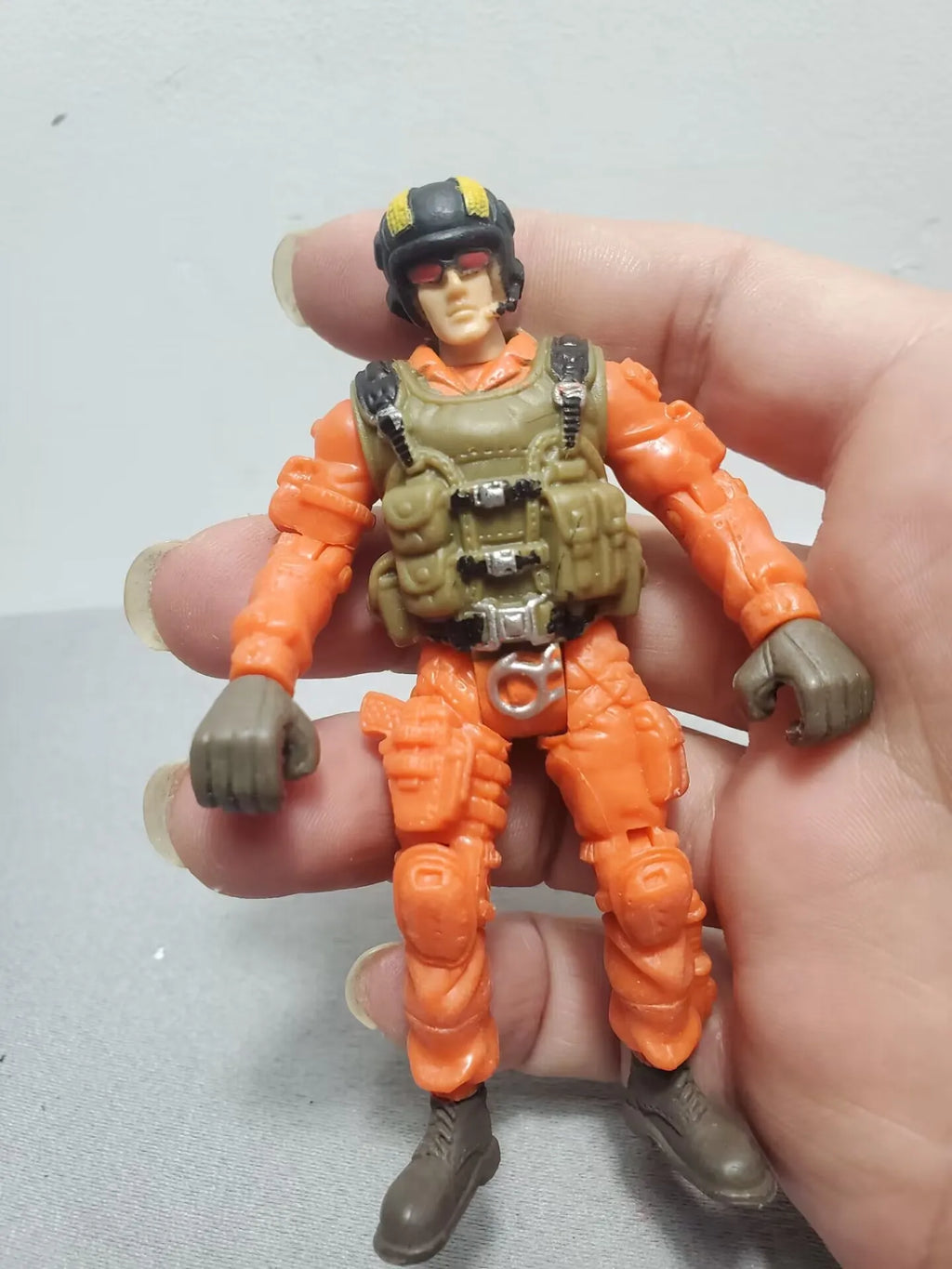 9cm 3.75" Solider Farmer Worker Military Police Action Figure Limite Collection Pirate Player Model Toy Gift for Kid Child Adult