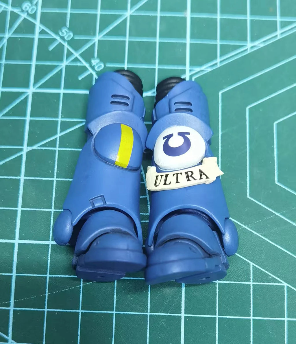 JOYTOY Warhammer 40k 1: 18 Ultramarines Primaris Captain with Power Sword and Plasma Pistol Action Figure Model Toy
