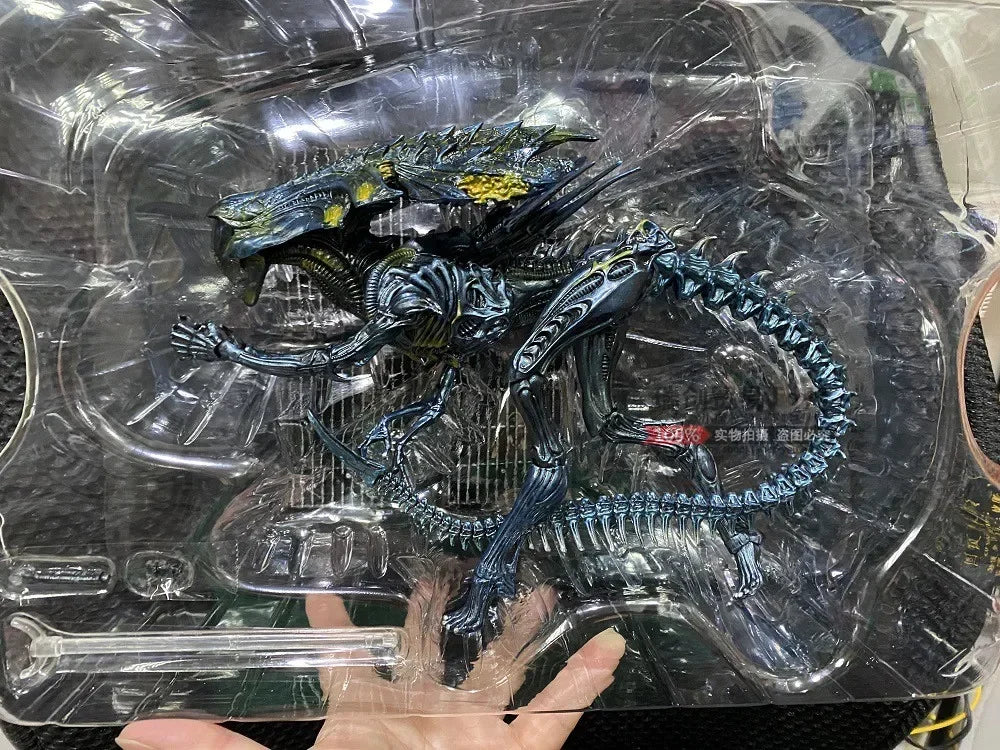 In Stock Hiya  Alien Queen Mother Queen 1:18 Giant Movie Version Super Mobile Model Toys