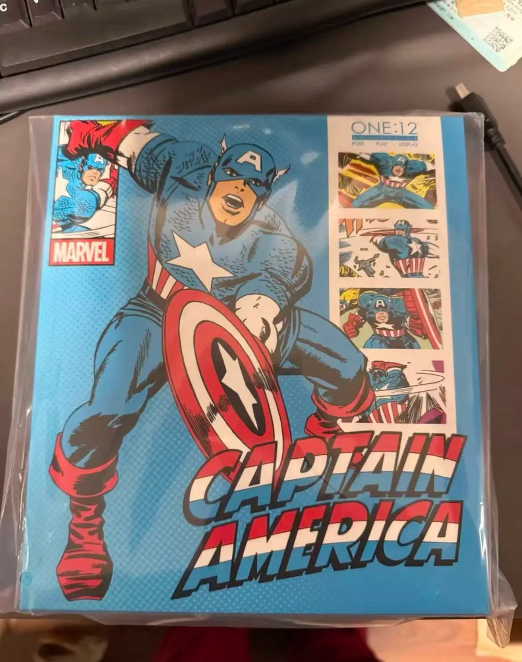 Spot New Genuine Mezco Ant One: 12 Captain America: The Platinum Age Action Figure Toy Gift Fan Collection