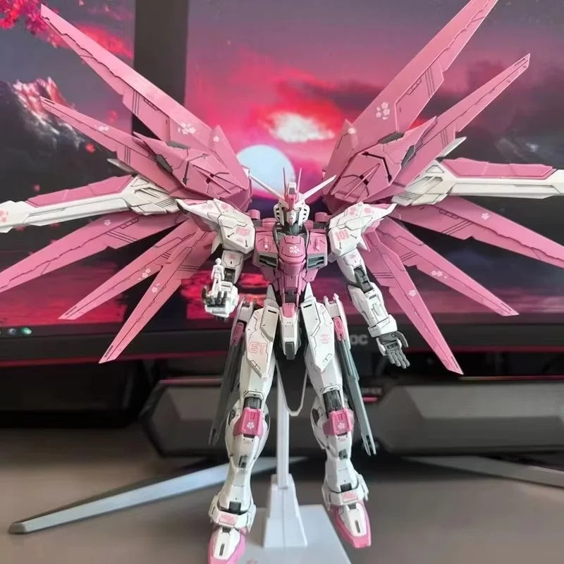 ZGMF-X10A HG 1/144 Freshman Freedom Mecha Assembly Model Екшън фигурки Cherry Blossom Цветова схема Детска играчка Подарък Декорация