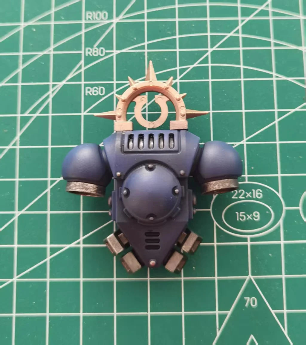 【На склад】 JOYTOY Warhammer 40K 1/18 Екшън фигурка Ultramarines Primaris Captain Model Toy Boy Подаръци 3.75 инча