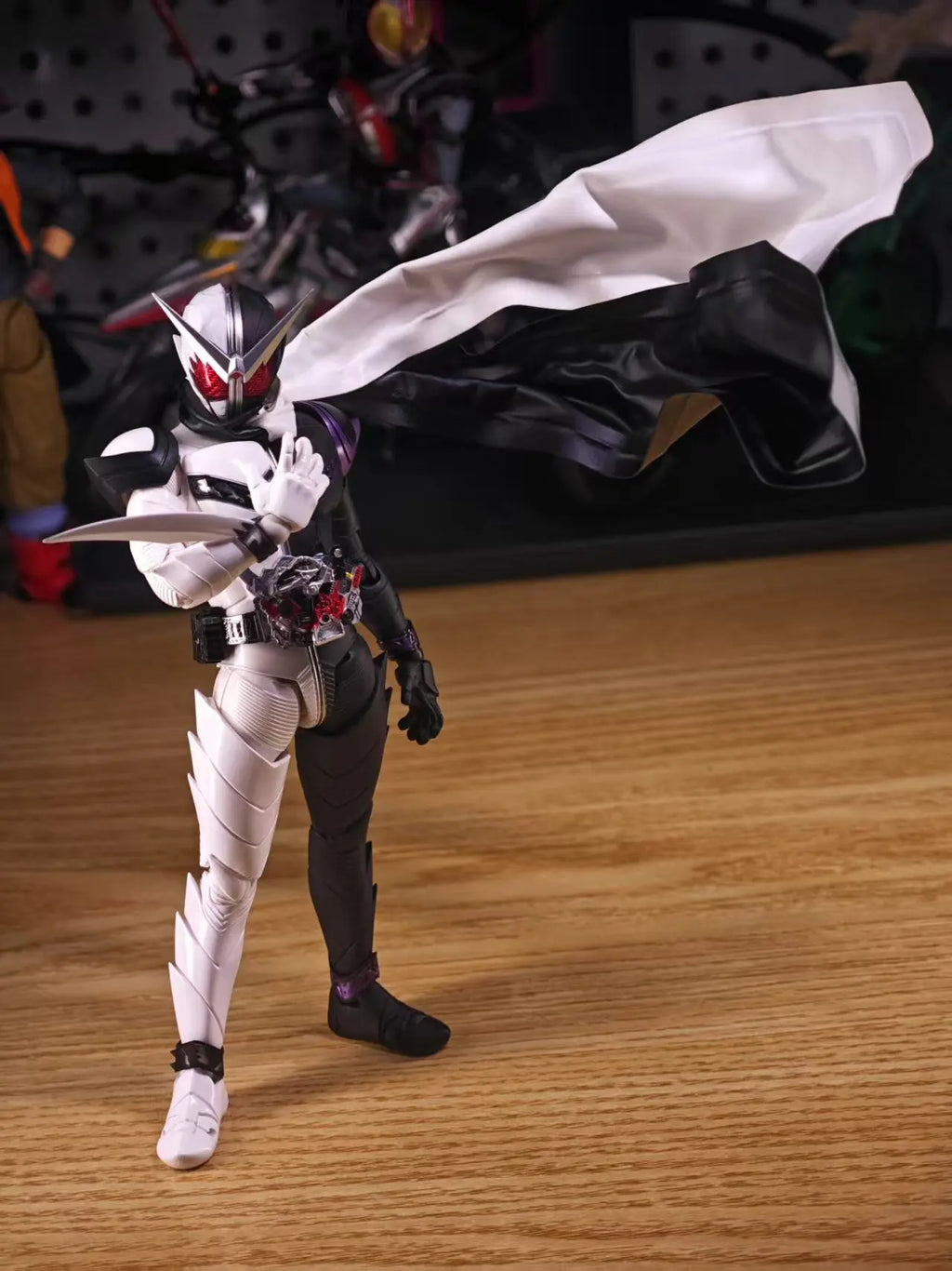SHF 1/12 Kamen Rider W Fang Joker Fang Fang Ace Fang Umhang Schal Zubehör Modell für 15 cm Actionfiguren Körper Spielzeug DIY