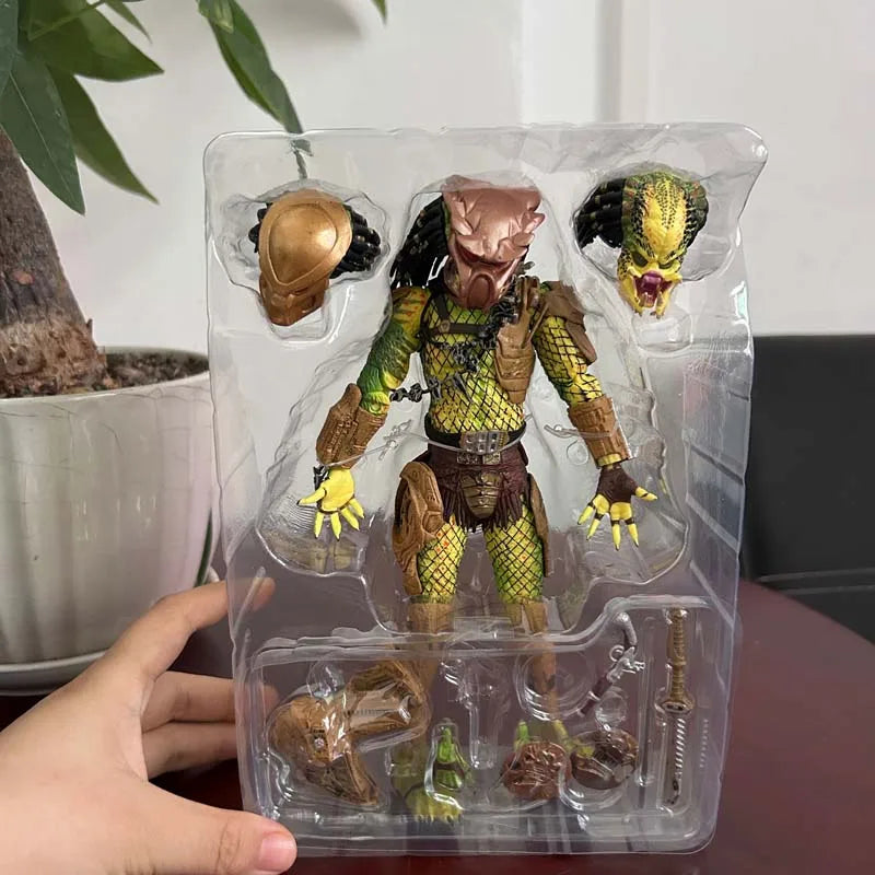 NECA Figure Predator Elder Predator Gold Kenner Leader Clan Chief PVC Action Figure Predator 2 Model Toys Joint Movable Gift