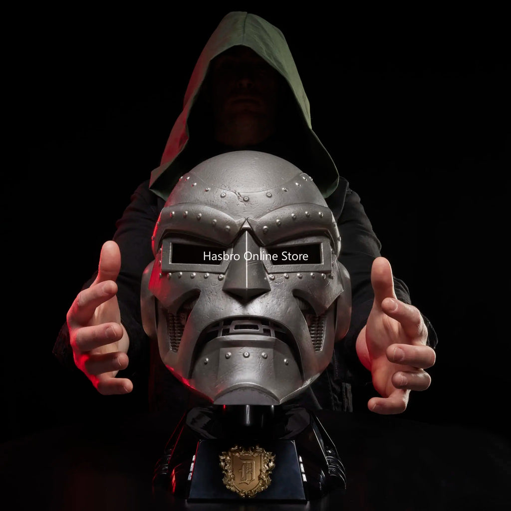 [In Stock] Hasbro Marvel Legends Series Doctor Doom Premium Roleplay Helmet, 1:1 SCALE Doctor Doom Mask Collectible Gear G0586