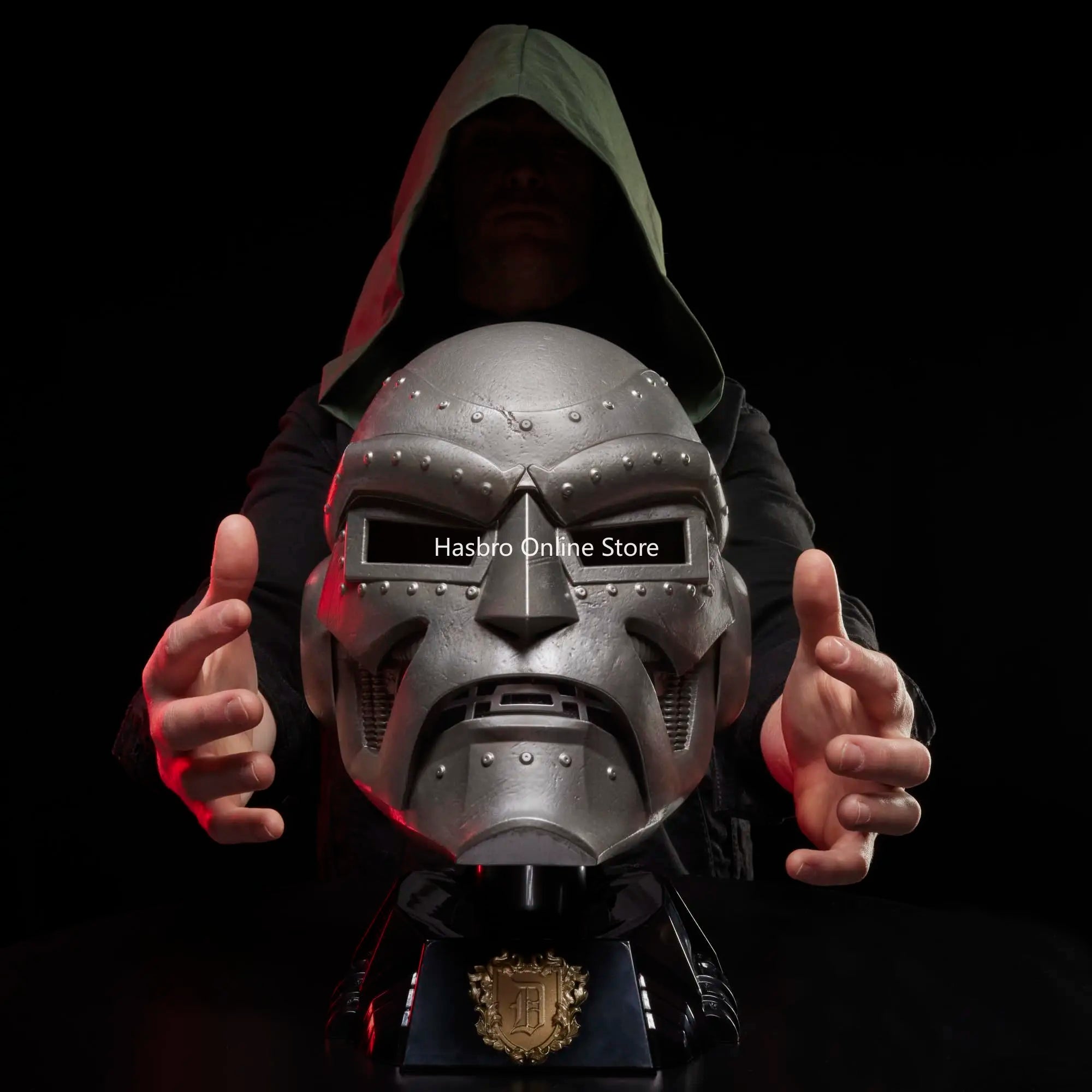 [In Stock] Hasbro Marvel Legends Series Doctor Doom Premium Roleplay Helmet, 1:1 SCALE Doctor Doom Mask Collectible Gear G0586