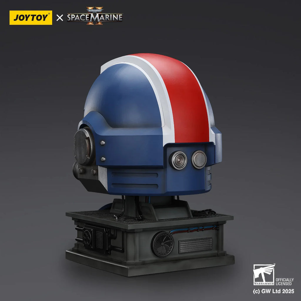 JOYTOY Warhammer 40k 1/1 Action Figures Ultramarines Lieutenant Titus' MKX Helmet & Display Stand Person Display