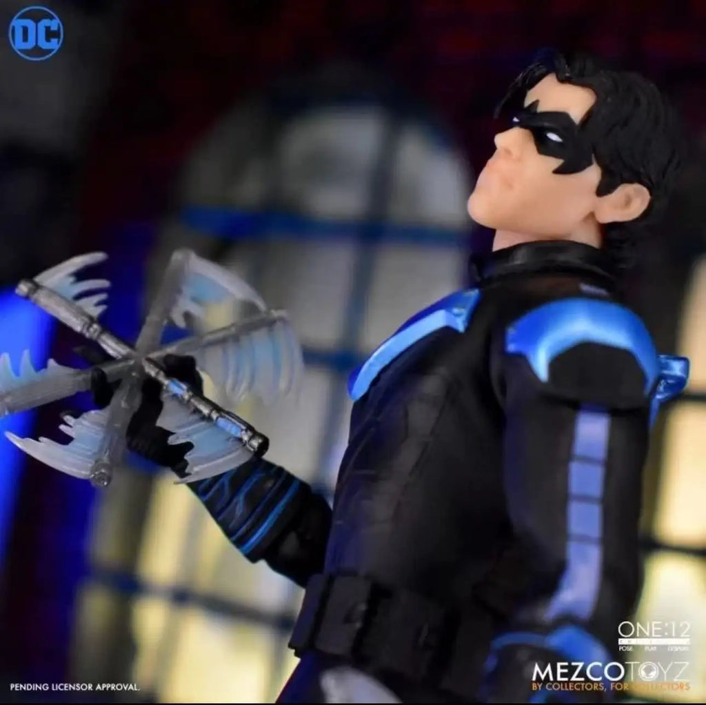MEZCO Ant ONE:12 Batman Animation Nightwing Nightwing Action Figure