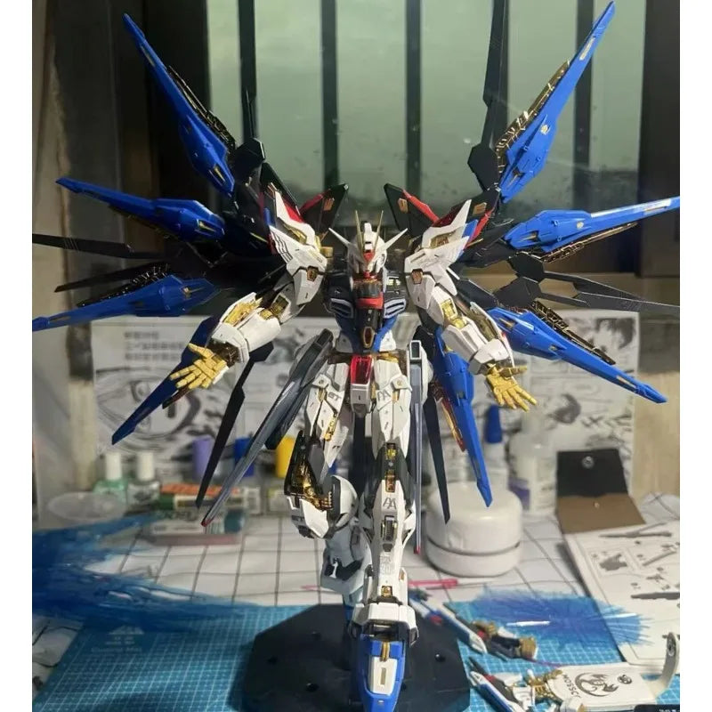 Xun Xin Model Mgex 1/100 Strike Freedom Assembly Model Movable Joints High Quality Collectible Robot Kits Models Kids Gift