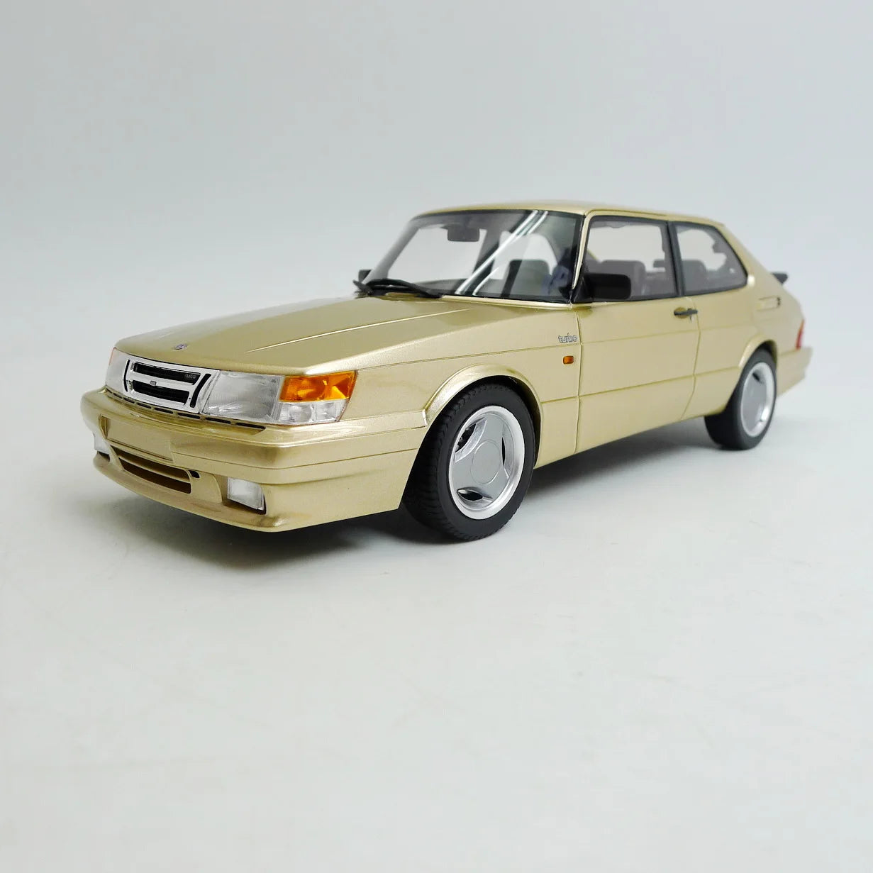 1/18 SAAB 900 Turbo T16 Airflow Resin Model Car DNA Collectibles