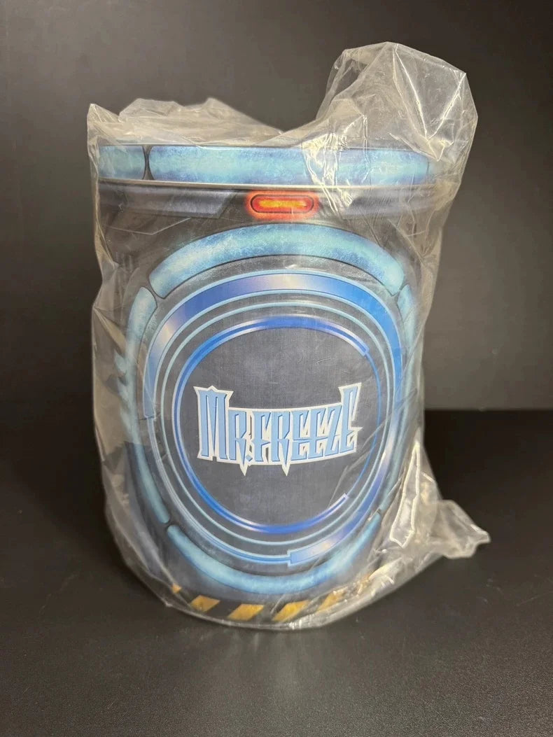 Original Mezco One:12 Series Batman Mr Freeze Action Figure Collectible Deluxe Set Villainous Character Luminous PVC Toys Gift