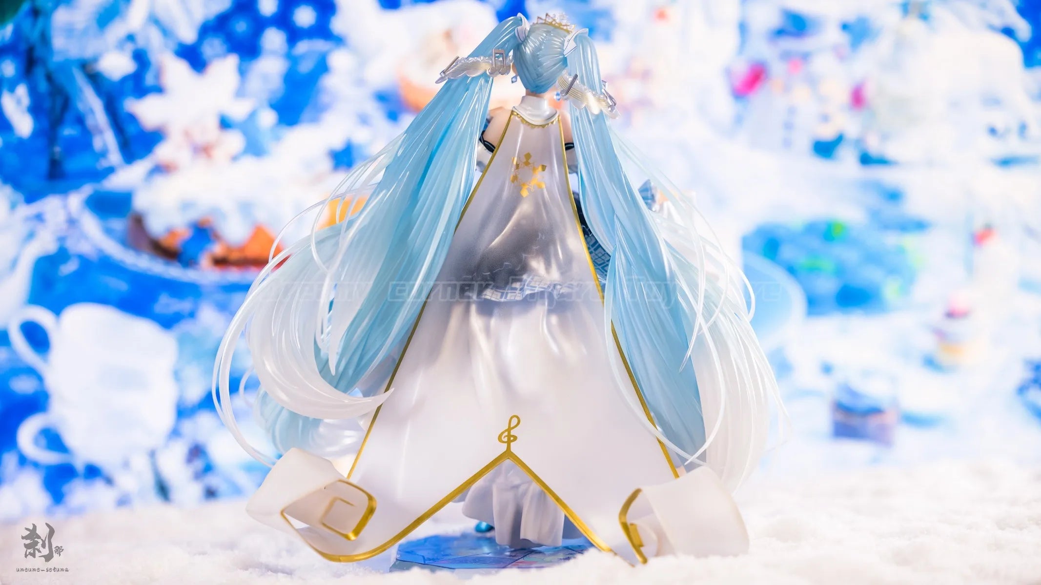 【In Stock】GSC VOCALOID Hatsune Miku Snow Princess Ver 1/7 Scale Anime Figure Collection