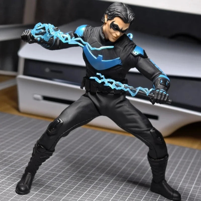 In Stock Original Mezco Toys One:12 Nightwing Anime Action Figure 1/12 Scale Mobile Doll Collectible Toy 4 Replace Fces Gift