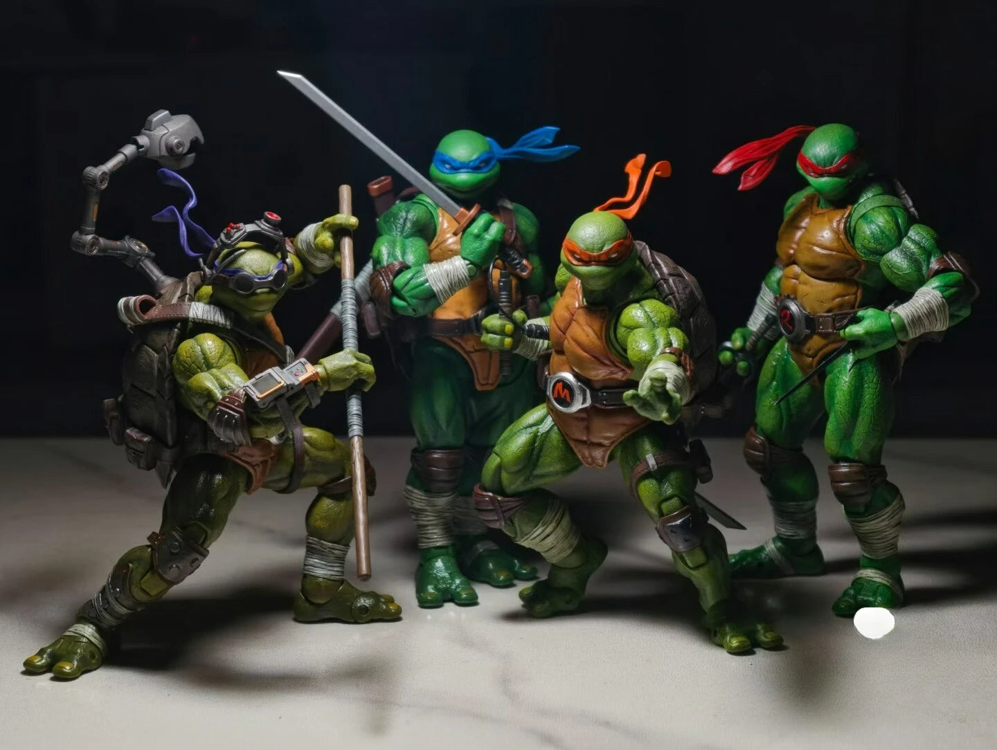 Original Licensed Teenage Mutant Ninja Turtles Leonardo Raphael Michelangelo Donatello Action Figure
