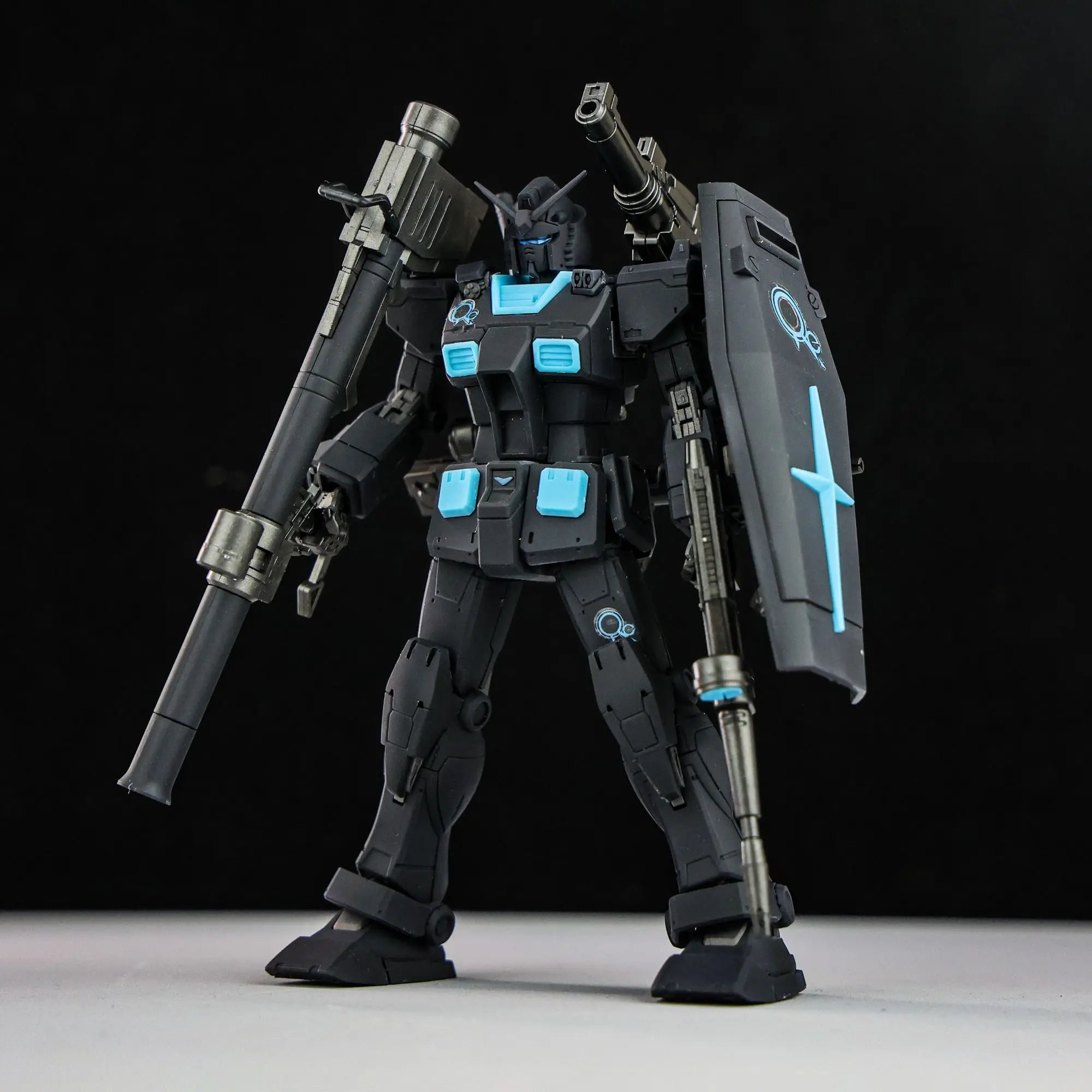 XINGDONG Modell RX-78-2 Neonblau Actionfigur, Maßstab 1/144, Montageroboter, Modellbausatz, Plastikspielzeug, Sammlerstück, Geschenk