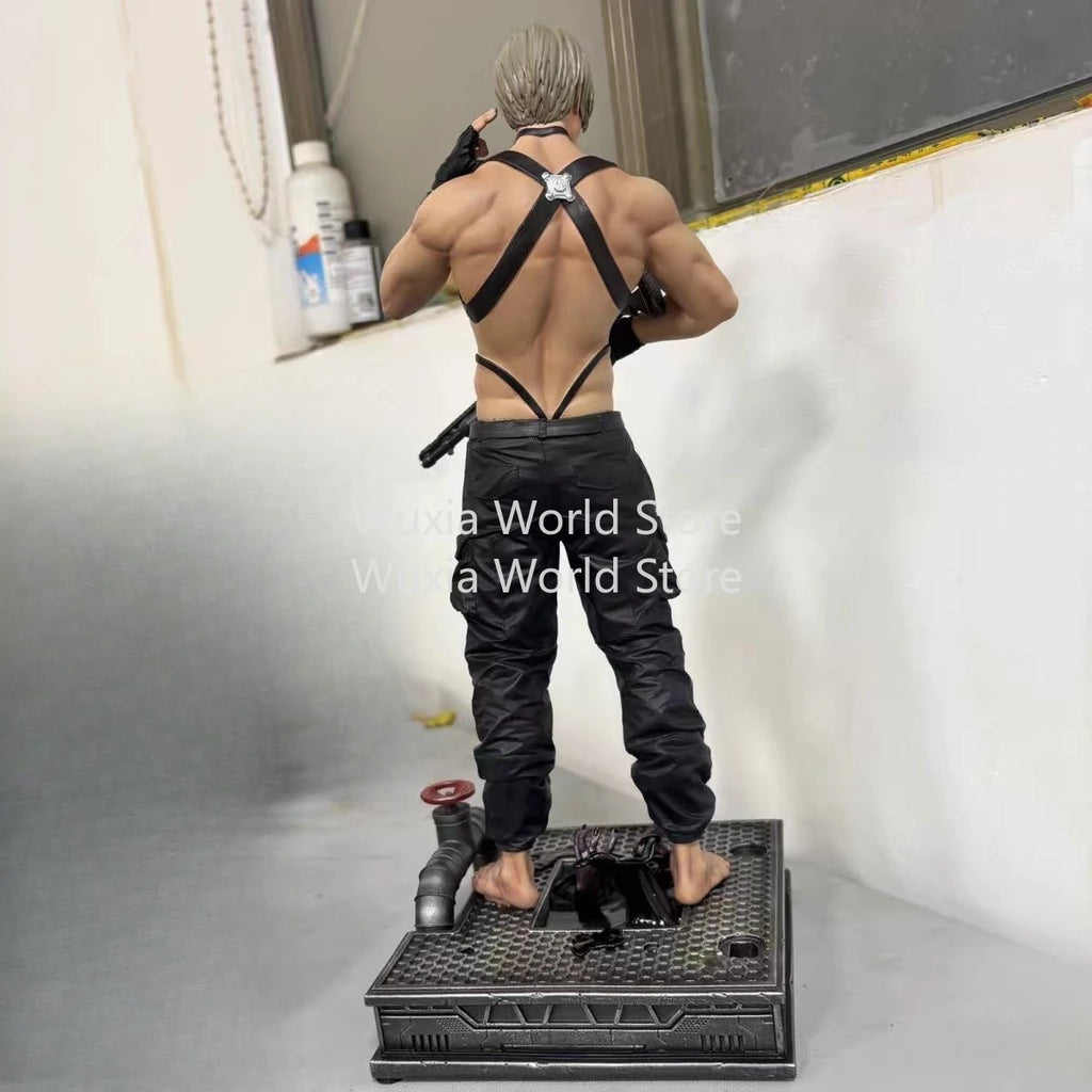 32cm Leon Scott Kennedy Figure Resident Evil Anime Figures Collection Model Desktop Ornament Decorations Best Gifts for Children