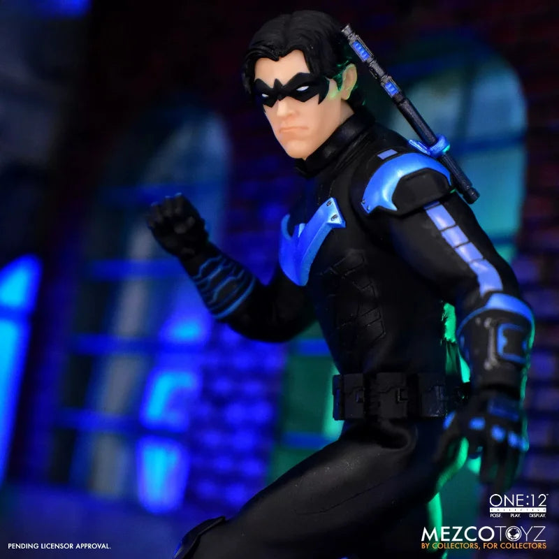 In Stock Mezco Toys One:12 Nightwing Robin Dick Grayson Movability Model Toys Collection Cartoon