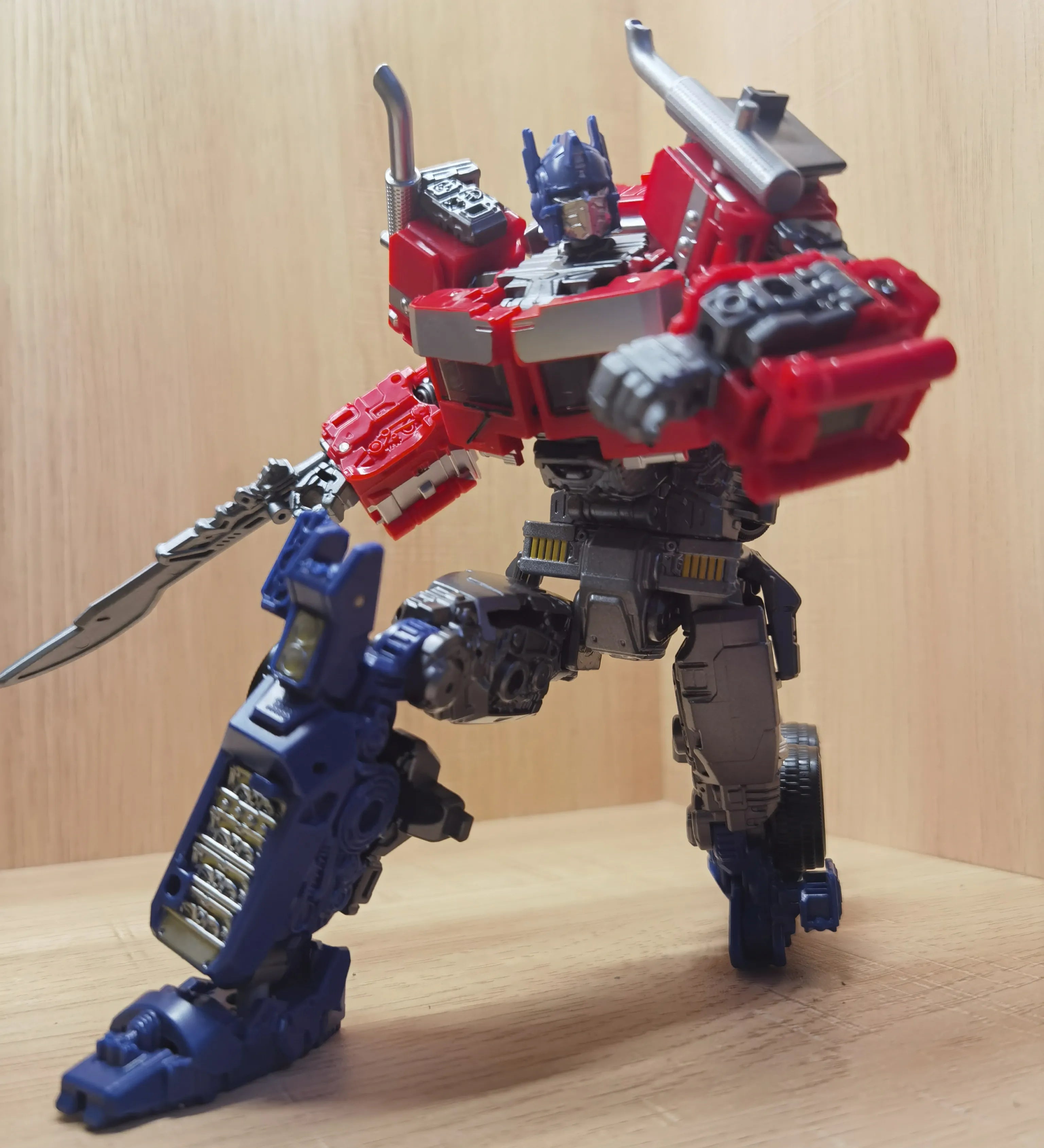Baiwei Ironhide Transformation Toys Model TW1026 Expert Optimus Commander Robot OP01 Autobots Sentinel Prime TW1024