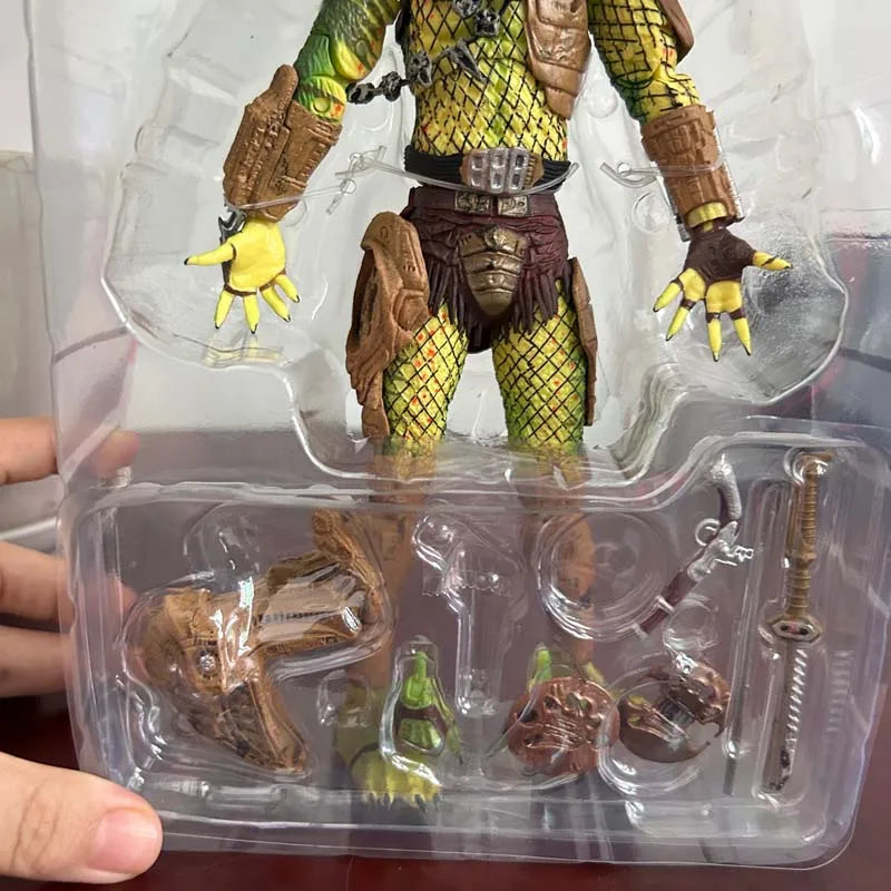 NECA Figure Predator Elder Predator Gold Kenner Leader Clan Chief PVC Action Figure Predator 2 Model Toys Joint Movable Gift