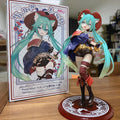 Original Taito Hatsune Miku Figur Wunderland Piapro Miku Der gestiefelte Kater Anime Action Modell Sammler Geschenk Spielzeug für Kinder