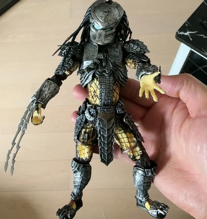Predator Vs. Alien (Avp) Action Figure Set - Highly Articulated Movie Collectible (Gift For Fans) 20cm