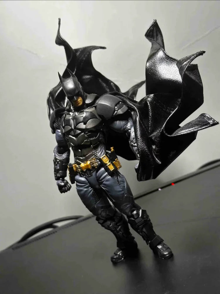 Factory Kaiyodo Amazing Yamaguchi Revoltech Batman Arkham Knight Ver. Anime Action Figures Collection Ko Figure Model Custom Toy