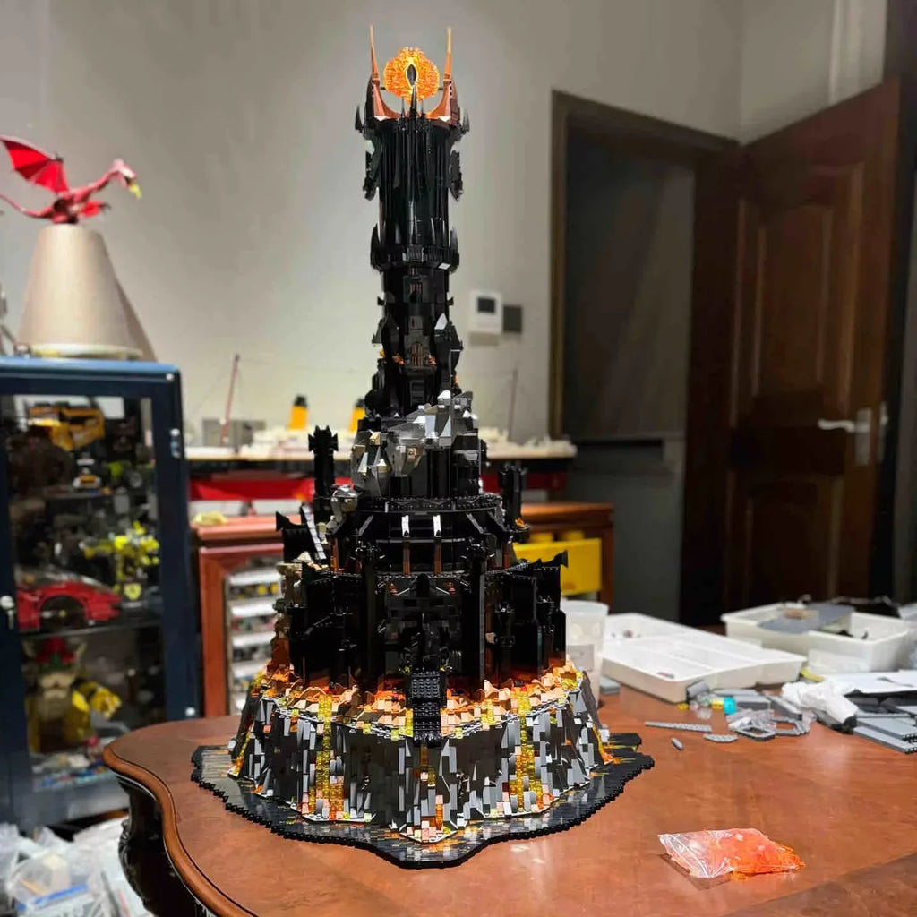 5471Pcs 2024 New Black Tower Dark Model Kit Toy for Boys Adult Birthday Gifts Home decoration small ornaments compatible 10333 ﻿