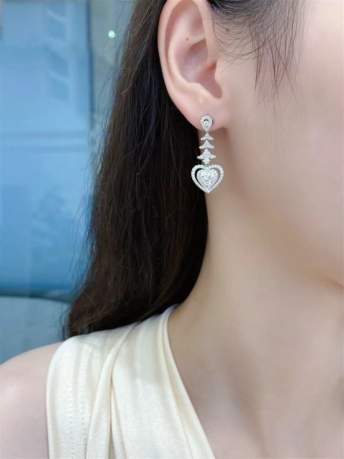 18K solid gold laboratory-grown CVD heart-shaped diamond earrings with versatile designs, wholesale and custom exquisite jewelry