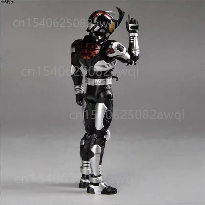 Bandai SHF Kamen Rider Figure Tamashii Nations 2016 MASKED RIDER Action Figures Armor Real Bone Carving Armor Kabuto Model Toy