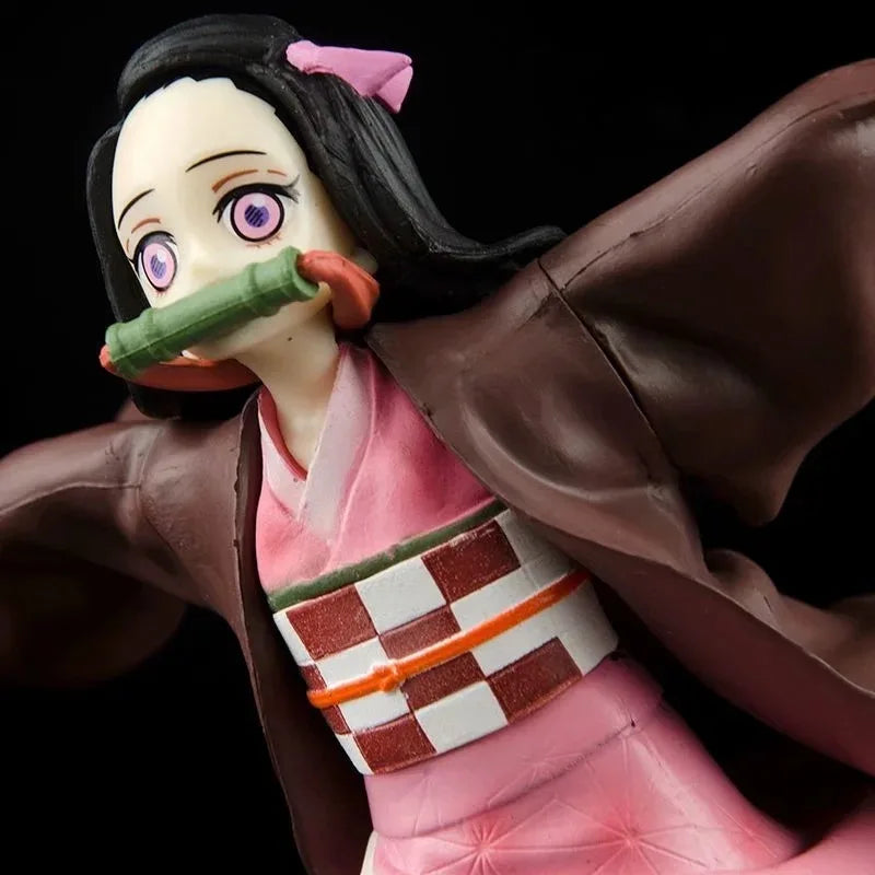 Dämonentöter Anime Figur Run Nezuko Kamado 13cm Actionfiguren Szene PVC Modell Spielzeug Cartoon Desktop Dekorieren Geburtstagsgeschenk