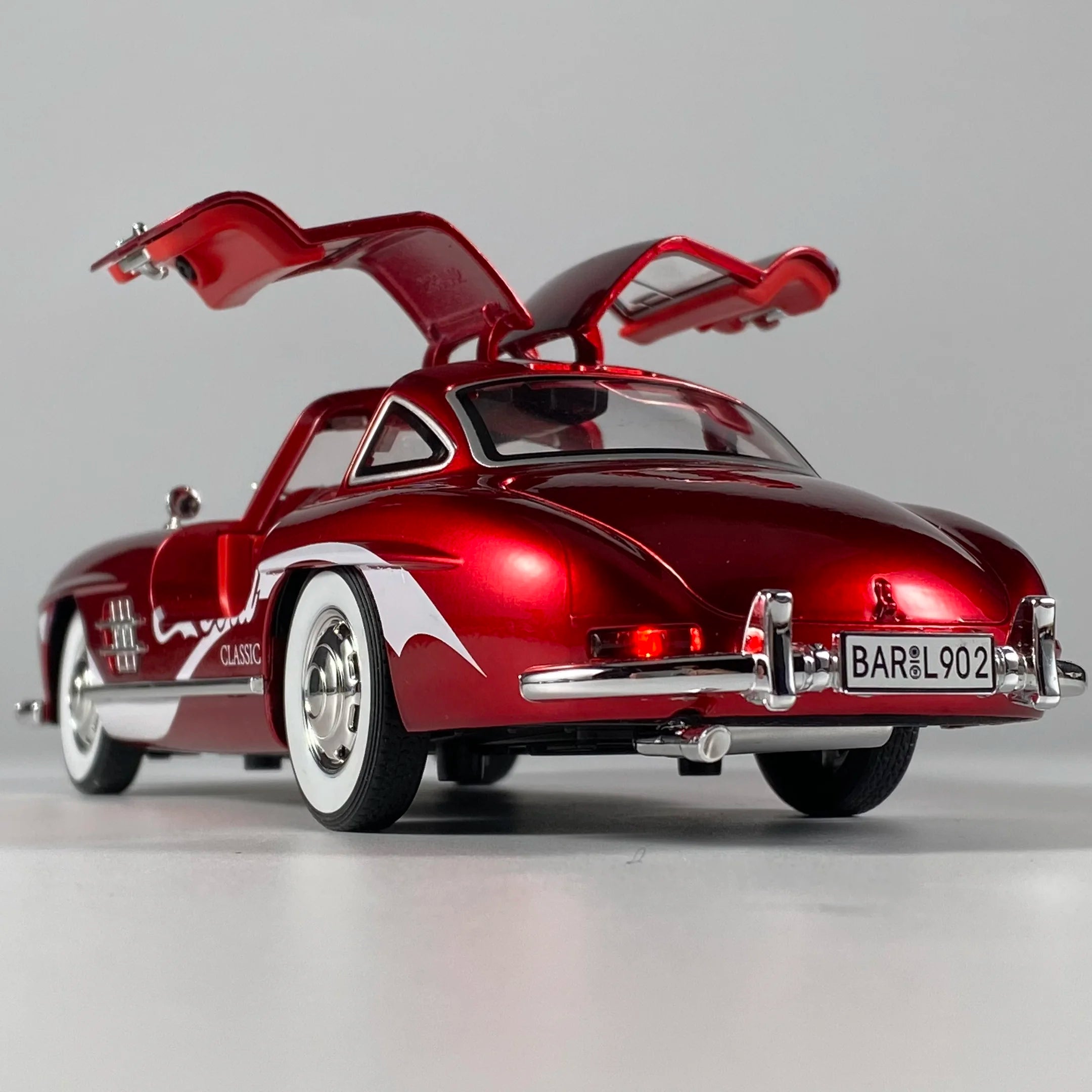 1:24 Benz 300SL Coca Cola Pepsi Cola Classic Vintage Car Alloy Diecast Model Car Sound And Light Pull Back Collection Hobby Gift