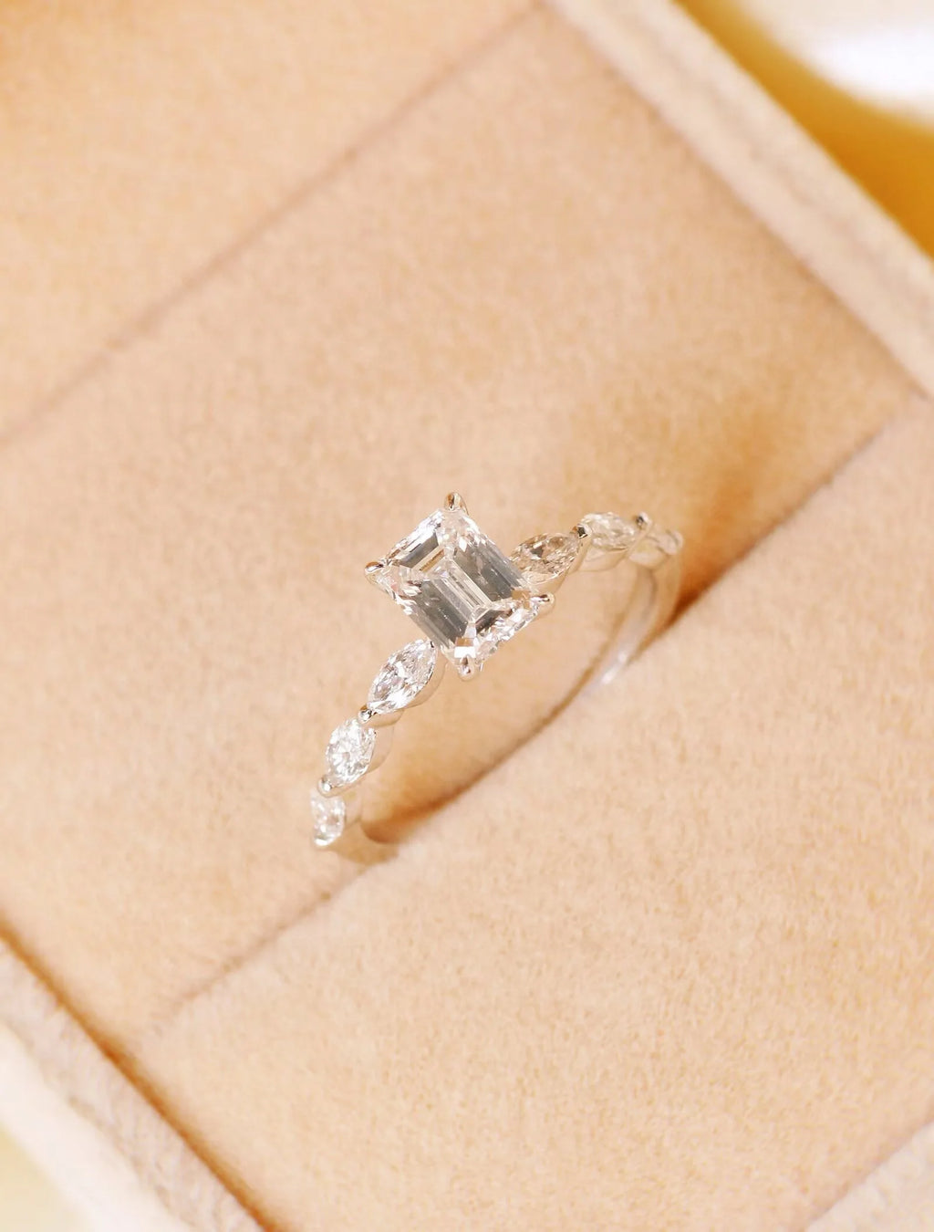 Custom 1CT Emerald Cut D/VS1 IGI-Certified Lab Diamond Engagement Ring in 9K/14K/18K Gold