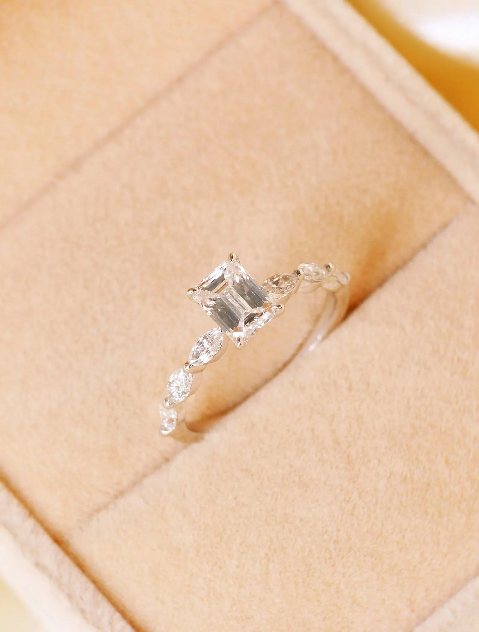 Custom 1CT Emerald Cut D/VS1 IGI-Certified Lab Diamond Engagement Ring in 9K/14K/18K Gold