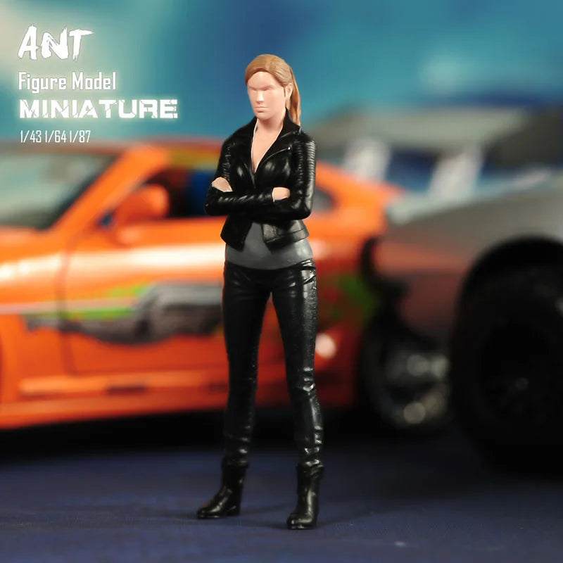 Миниатюрна фигурка 1/87 1/64 1/43 1/24 1/18 Състезател Уокър Джордана Брустър, филмови герои за кола, превозно средство