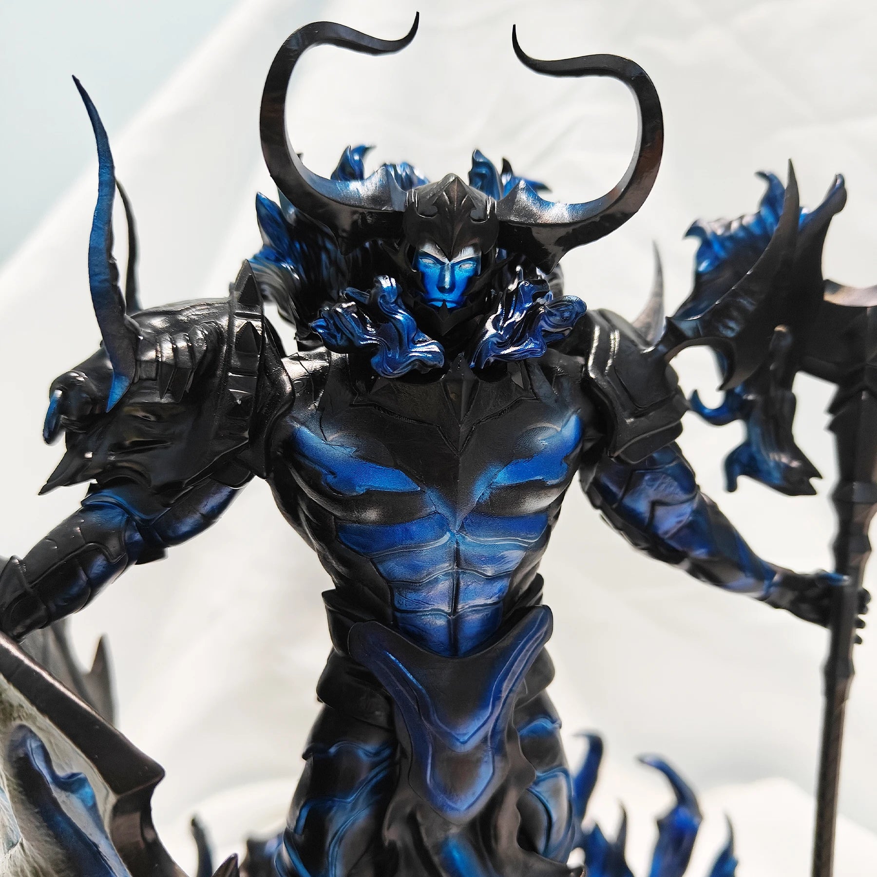Solo Leveling King Eren, Yeagerit, Bell Resin Statue Model Toy Decoration