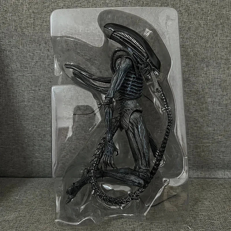 2024 Hot New Neca Alien Covenant Xenomorph Action Figures Contract Black Alien Model Statue Doll Collection Decoration Gift Toys