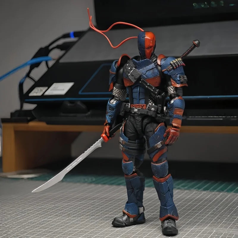 Original In-Stock Yuanye Culture Liangpin Manufacturing Batman Arkham Knight Deathstroke Action Figure Model Desktop Toys Gifts